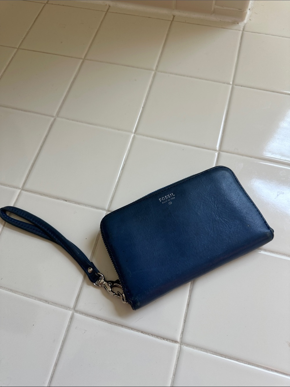 Fossil Dark Navy Leather Zip Wristlet Wallet